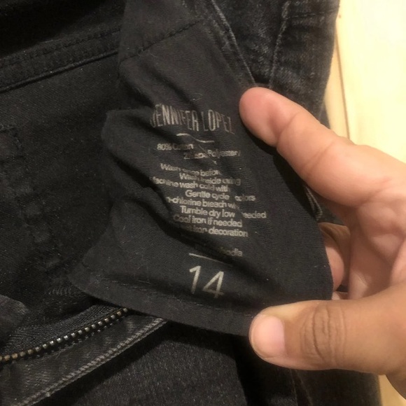 Capri jeans SOLD - Picture 4 of 4